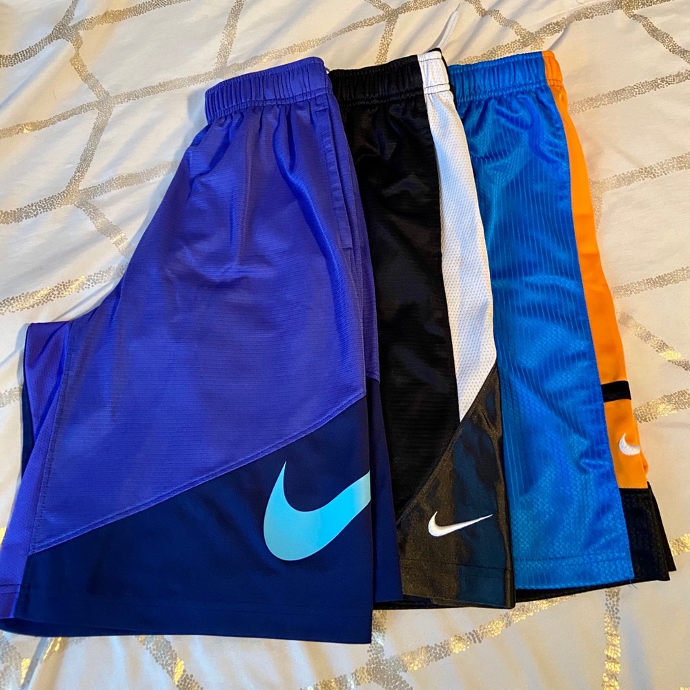 Nike Shorts (3)